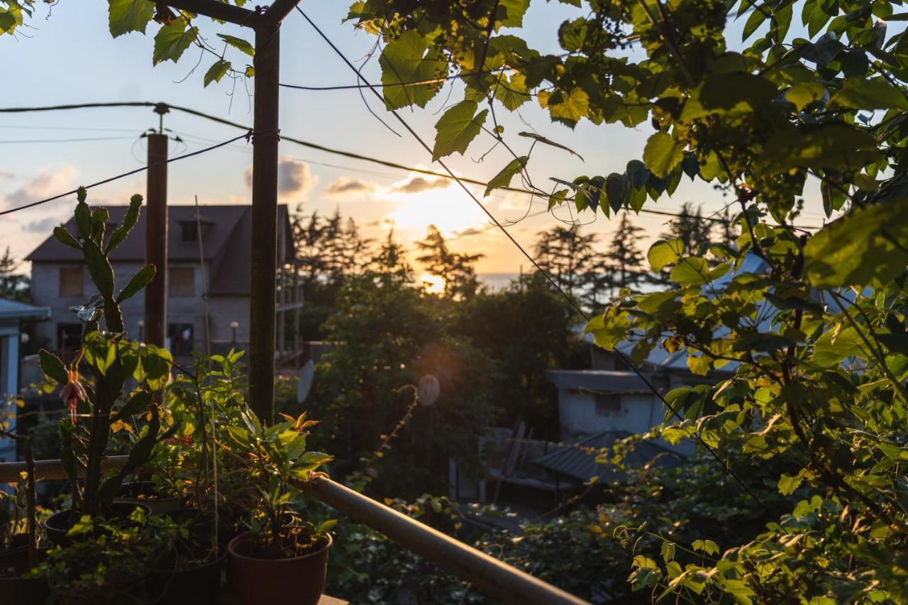 Batumi Homestay At Tamar Mephe Avenue Makhinjauri Exterior photo